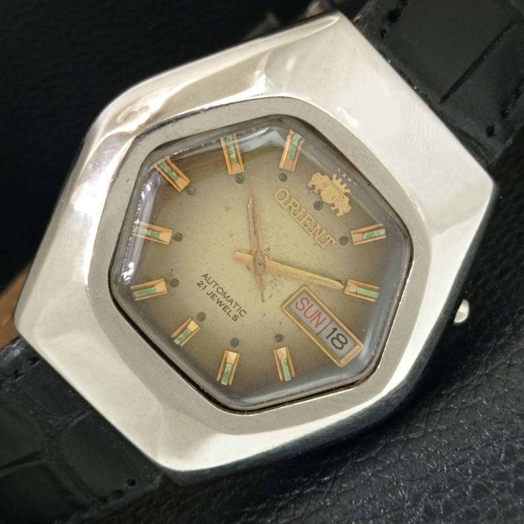 Vintage 1988 Orient Automatic Mens Silver Watch WDaydate  Gold Accents